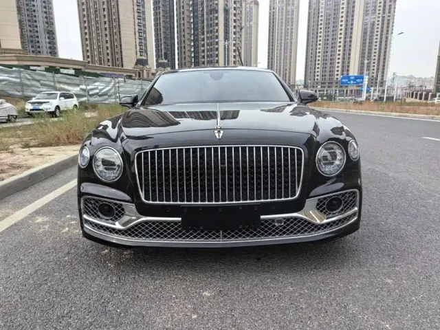 Bentley Flying Spur — Фото автомобиля 2