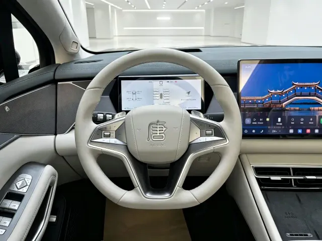 BYD Tang L — Фото автомобиля 14