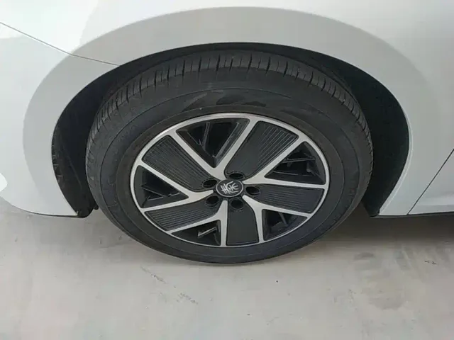 BYD Qin L — Фото автомобиля 22
