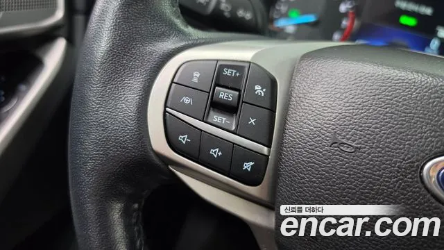 Ford Explorer — Фото автомобиля 15