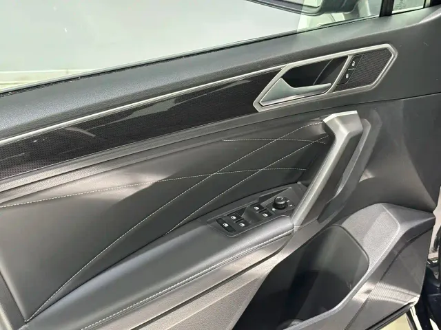 Volkswagen Tiguan L — Фото автомобиля 14