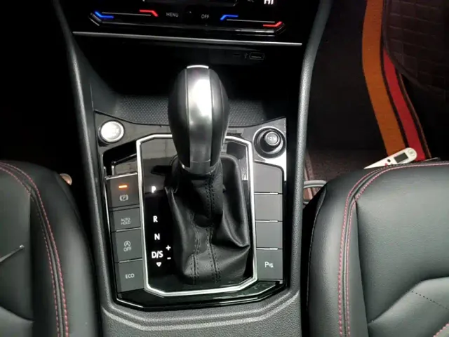 Volkswagen Lavida 2024 Model 300TSI DSG Starlight Leading Edition — Фото автомобиля 13