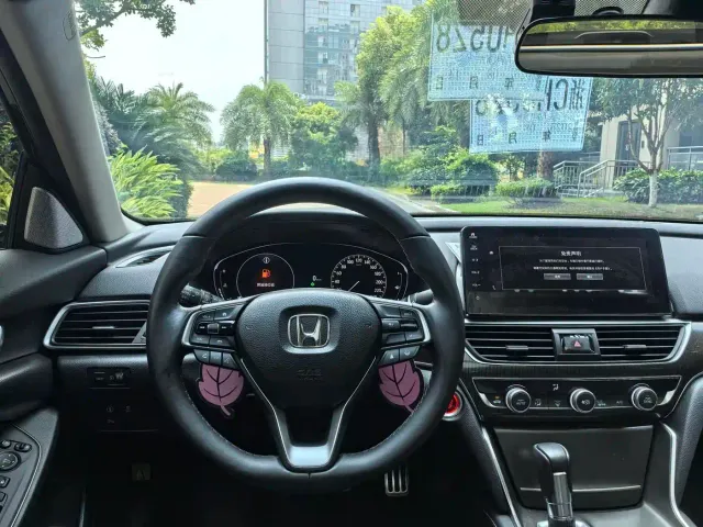 Honda Accord — Фото автомобиля 6