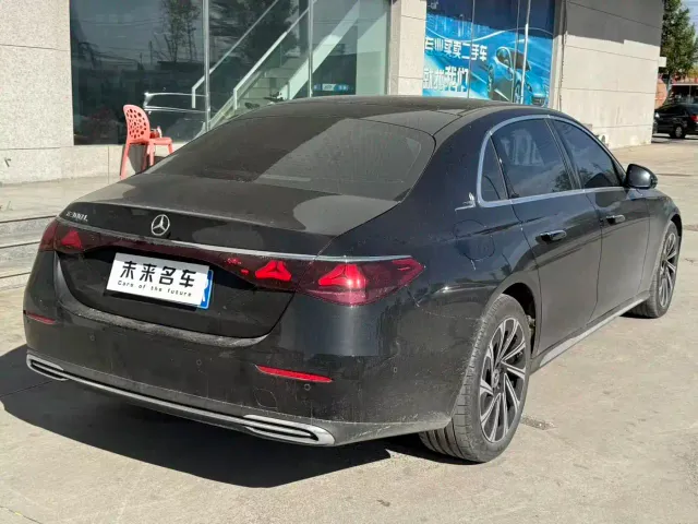 Mercedes-Benz E-Class — Фото автомобиля 11