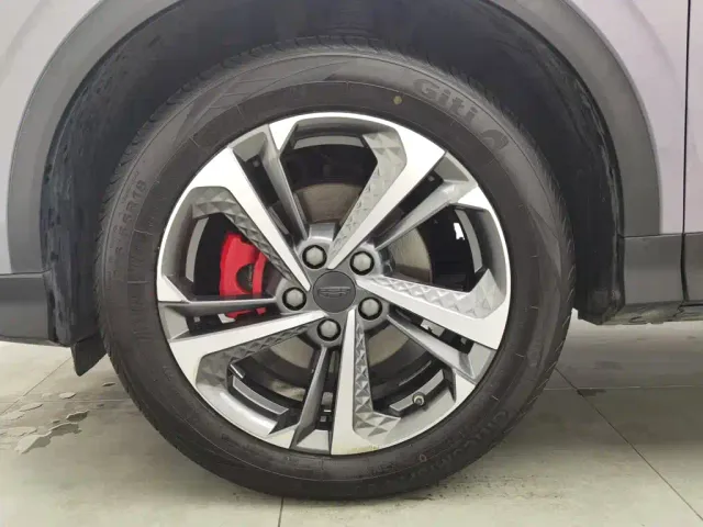 Geely Binyue — Фото автомобиля 17
