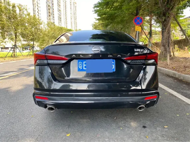 Nissan Teana — Фото автомобиля 5