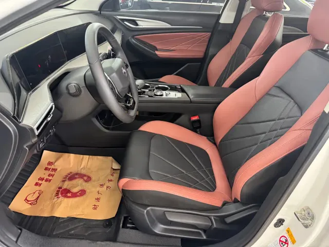 Changan Eado — Фото автомобиля 5