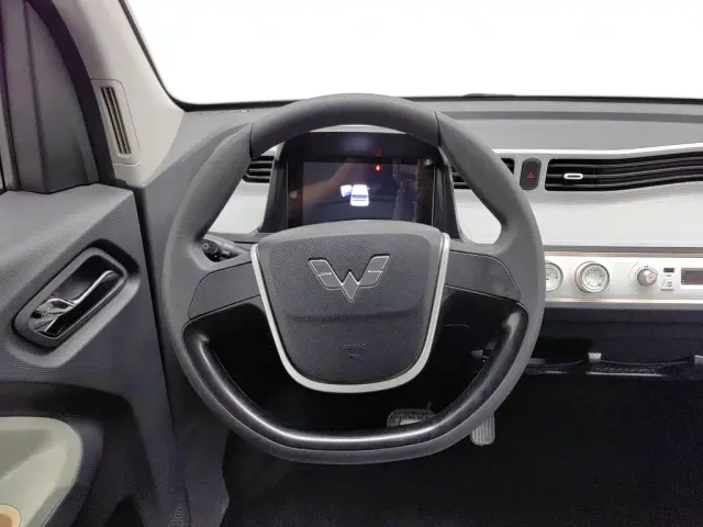 Wuling Hongguang Mini EV — Фото автомобиля 11