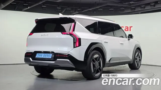 Kia EV9 — Фото автомобиля 2