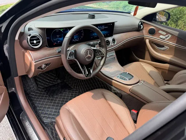 Mercedes-Benz E-Class — Фото автомобиля 11