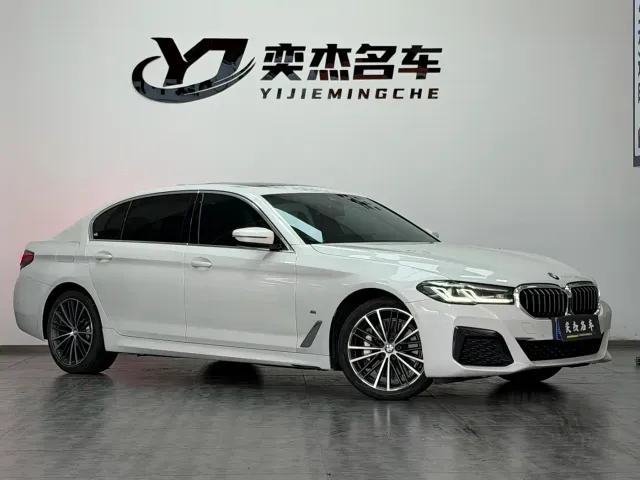 BMW 5 Series — Фото автомобиля 3