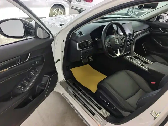 Honda Accord — Фото автомобиля 15