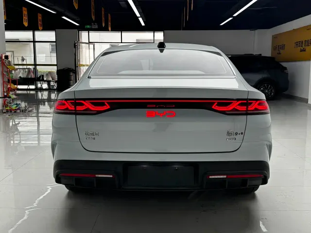 BYD Qin L — Фото автомобиля 6
