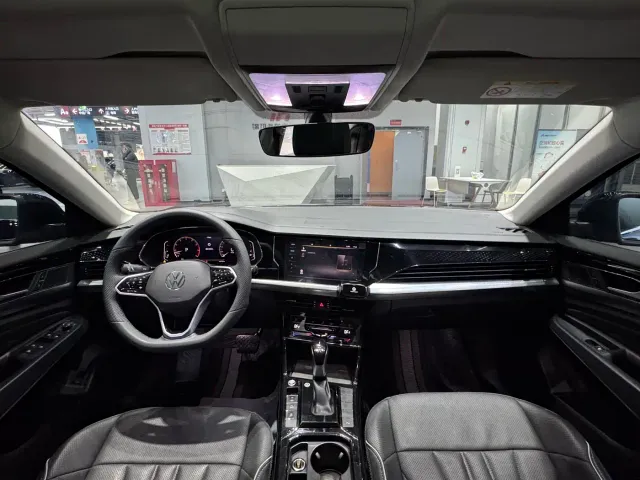 Volkswagen Passat — Фото автомобиля 12