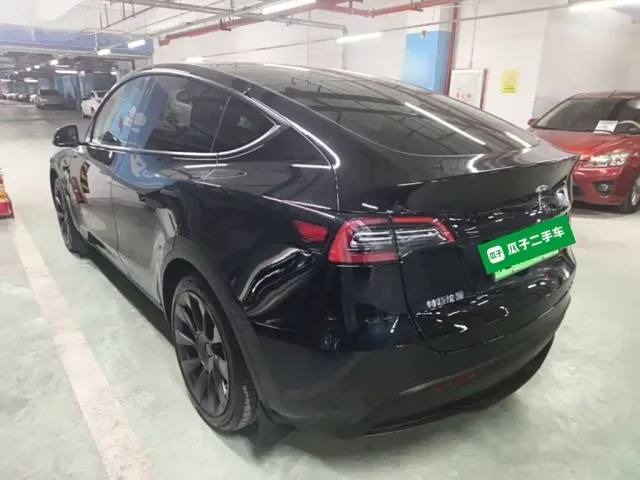 Tesla Model Y — Фото автомобиля 4