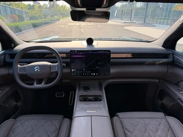 Nio ES8 — Фото автомобиля 14
