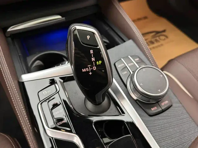 BMW 5 Series — Фото автомобиля 16