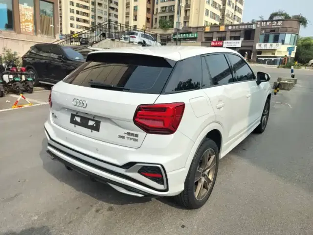 Audi Q2L — Фото автомобиля 7