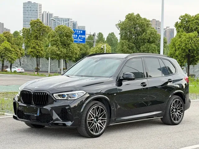 Фотография автомобиля — BMW X5