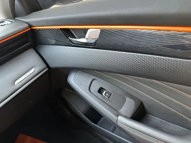 Dongfeng Yixuan MAX — Фото автомобиля 10