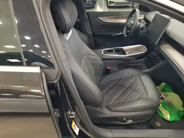 Changan Qiyuan A07 — Фото автомобиля 24