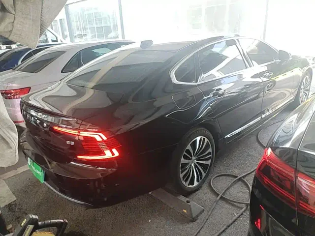 Volvo S90 — Фото автомобиля 6
