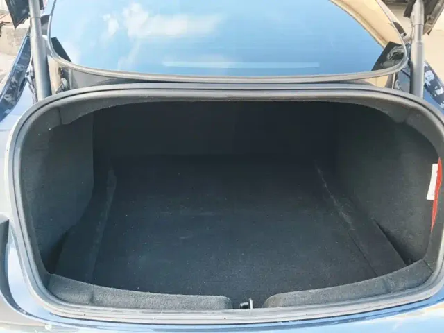 Tesla Model 3 — Фото автомобиля 18