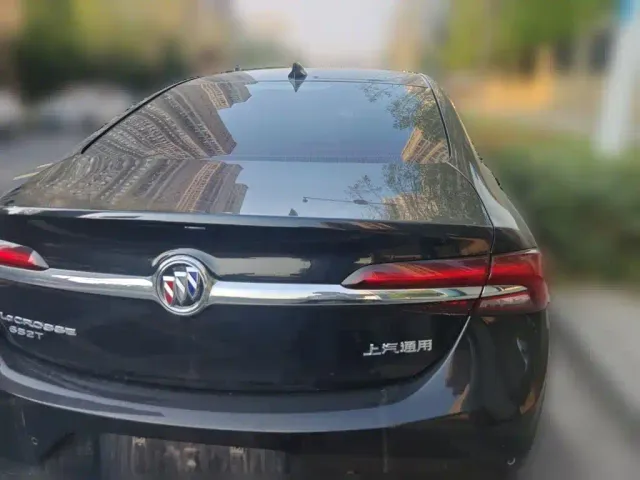 Buick LaCrosse — Фото автомобиля 5
