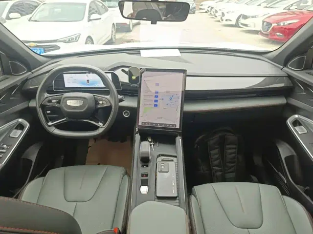 Geely Boyue — Фото автомобиля 9