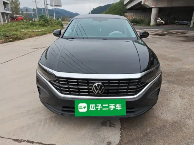 Volkswagen Passat — Фото автомобиля 2