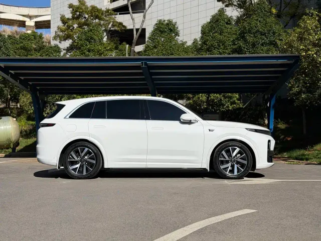 Li Auto L7 — Фото автомобиля 4