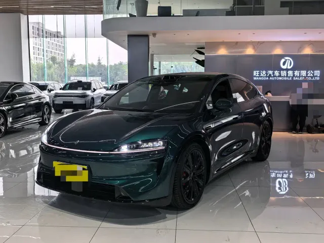 Фотография автомобиля — Luxeed R7