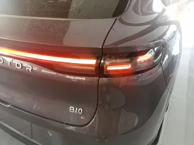 Leapmotor B10 — Фото автомобиля 7