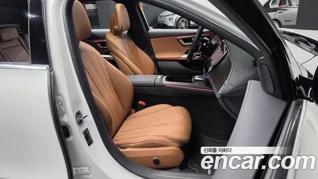 Mercedes-Benz E-Class — Фото автомобиля 17