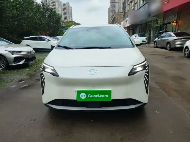 GAC Aion Y — Фото автомобиля 2