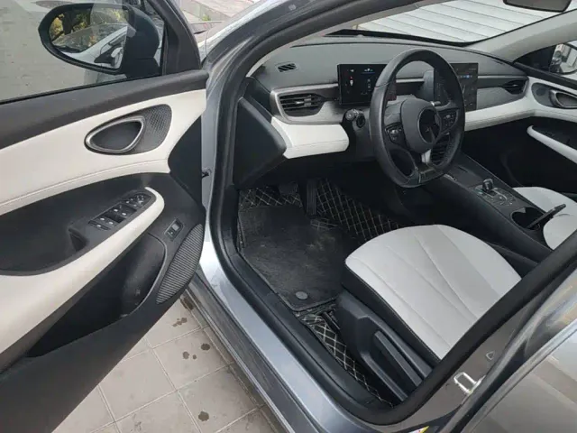 BYD Seal 05 DM-i — Фото автомобиля 15