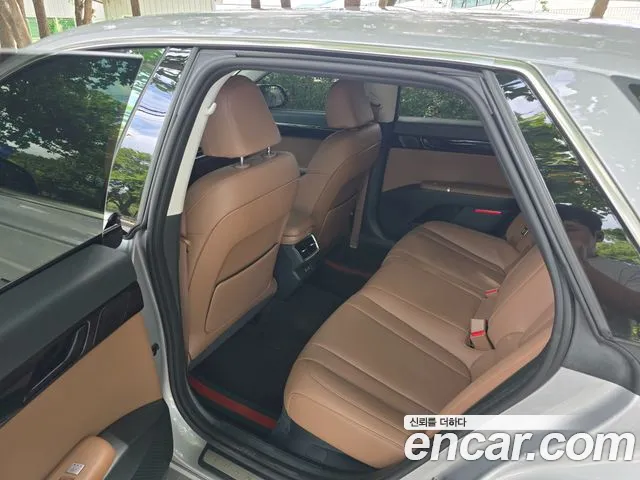 Hyundai Grandeur Grandeur (GN7) 2.5 Бензин 2WD — Фото автомобиля 11