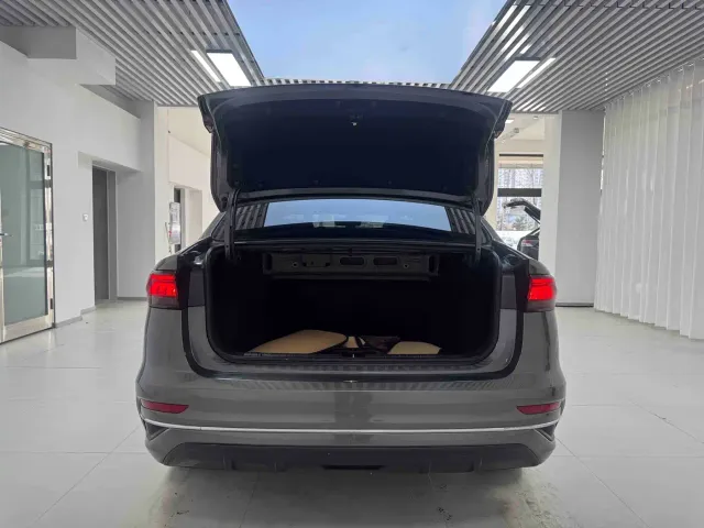 Geely Emgrand — Фото автомобиля 20