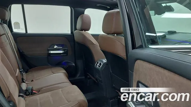 Mercedes-Benz GLB-Class — Фото автомобиля 10