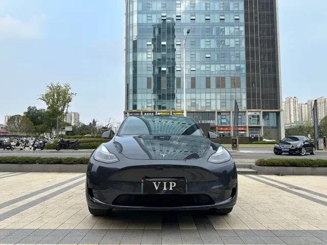 Фотография автомобиля — Tesla Model Y