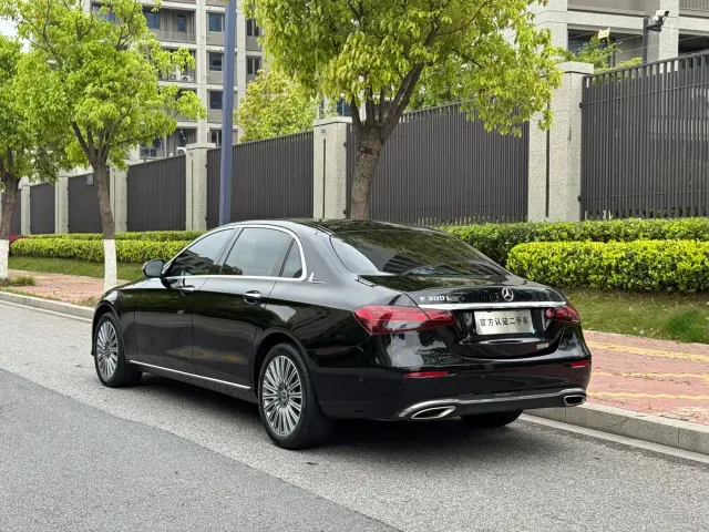 Mercedes-Benz E-Class — Фото автомобиля 10