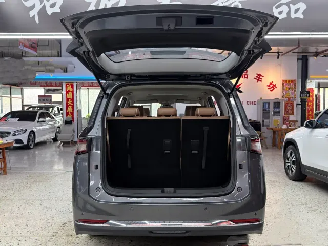 Wuling Jiachen — Фото автомобиля 7