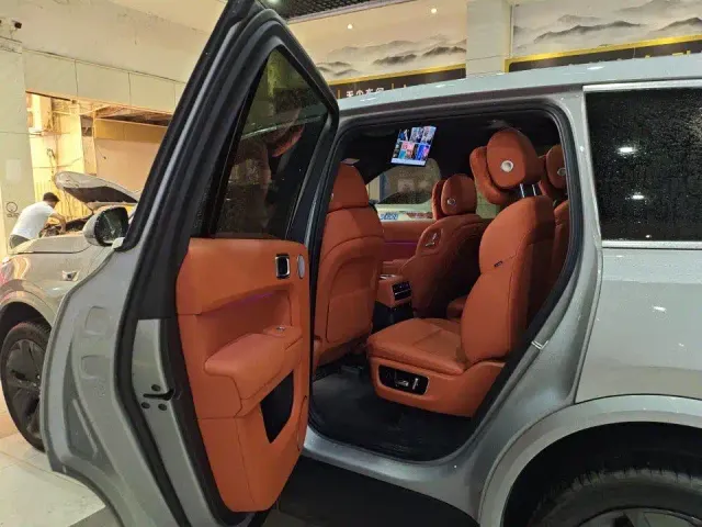 Li Auto L9 — Фото автомобиля 5
