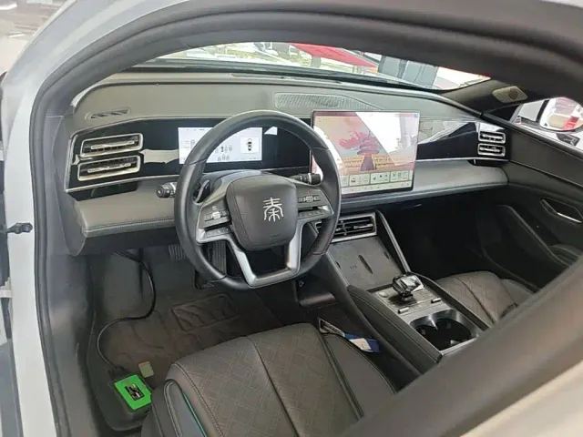 BYD Qin L — Фото автомобиля 9