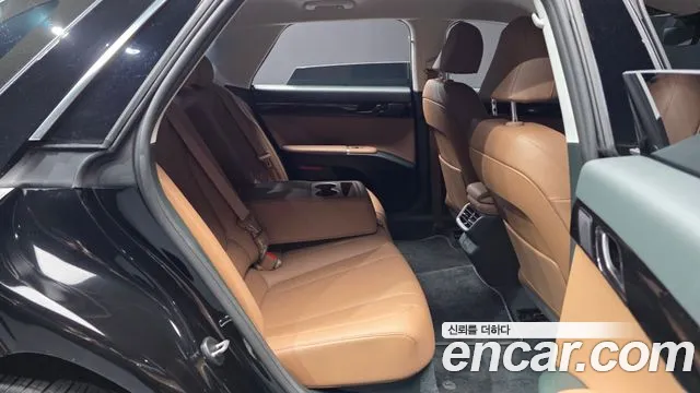 Hyundai Grandeur GN7 — Фото автомобиля 18