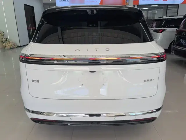 Aito M7 — Фото автомобиля 5