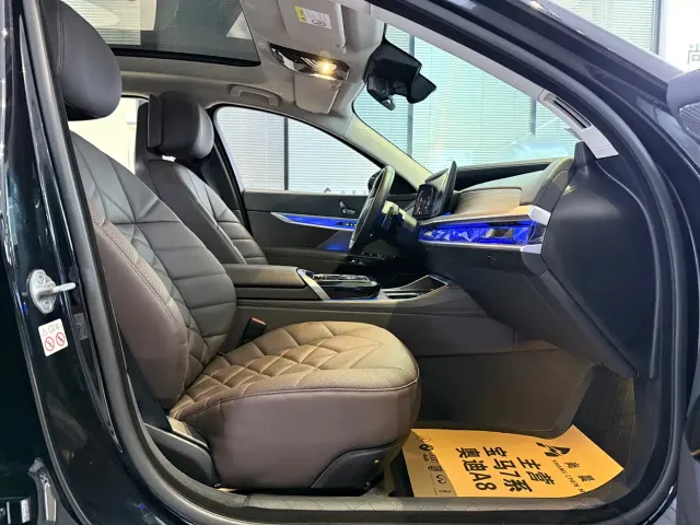 BMW 7 Series — Фото автомобиля 8