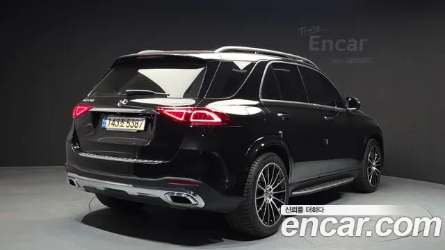 Mercedes-Benz GLE-Class — Фото автомобиля 2