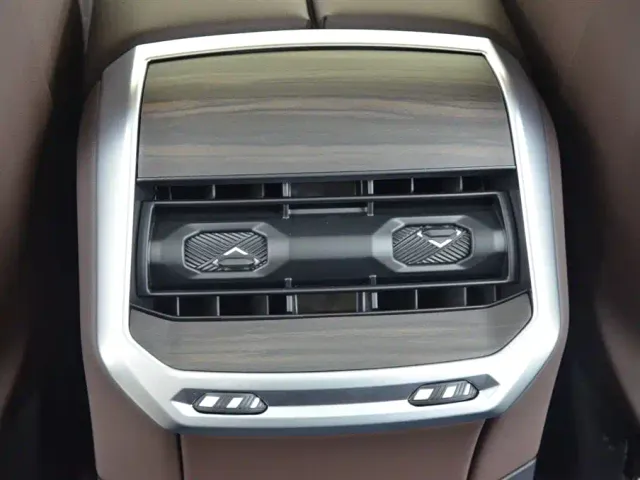 BMW 7 Series — Фото автомобиля 13