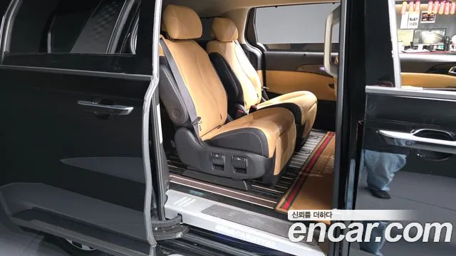 Kia Carnival Generation 4 — Фото автомобиля 17